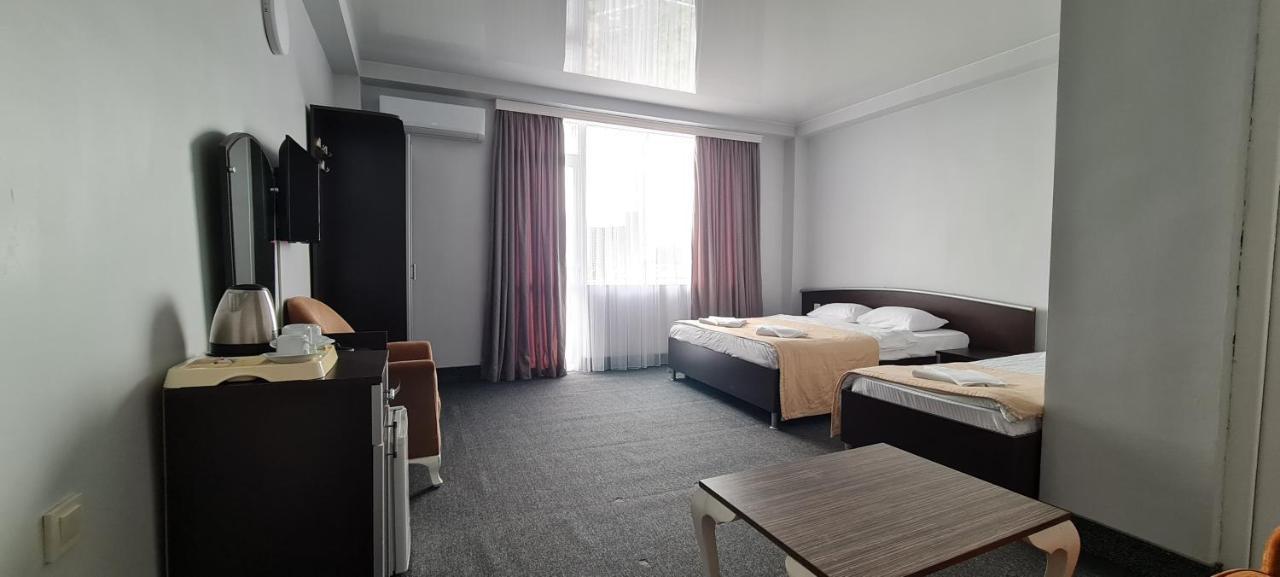 Hotel Genatsvale Batumi Luaran gambar