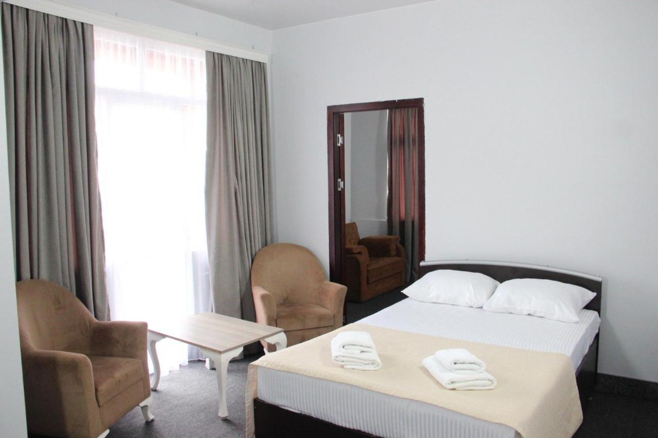 Hotel Genatsvale Batumi Luaran gambar