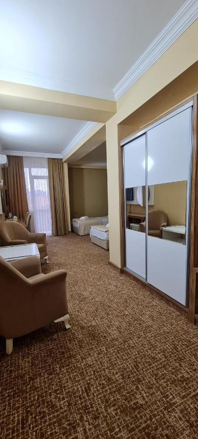 Hotel Genatsvale Batumi Luaran gambar