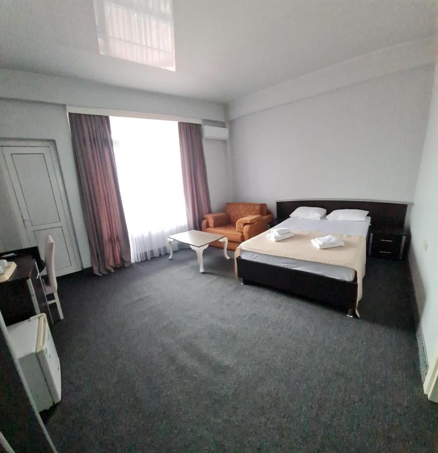 Hotel Genatsvale Batumi Luaran gambar