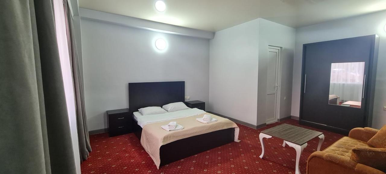 Hotel Genatsvale Batumi Luaran gambar