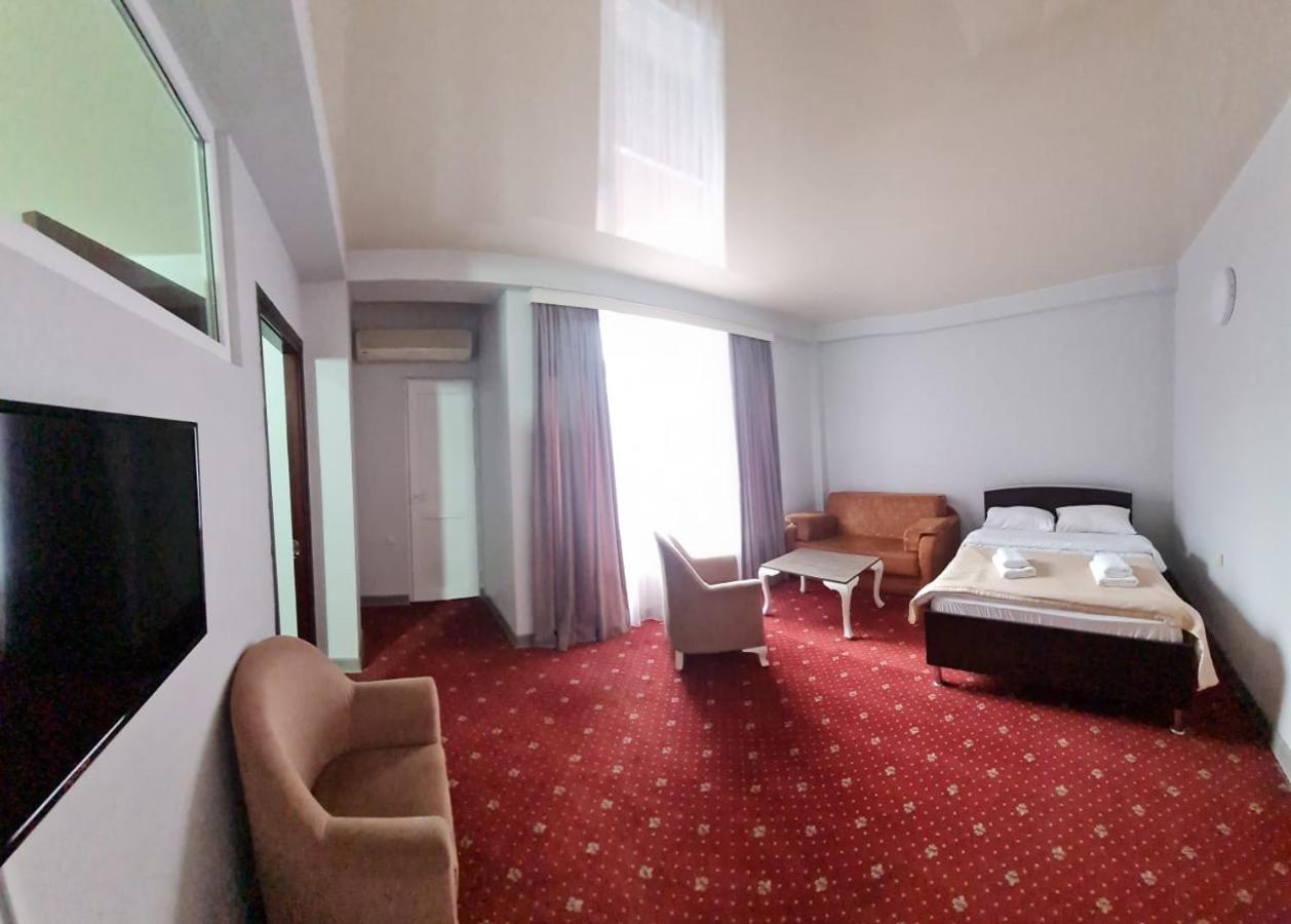 Hotel Genatsvale Batumi Luaran gambar