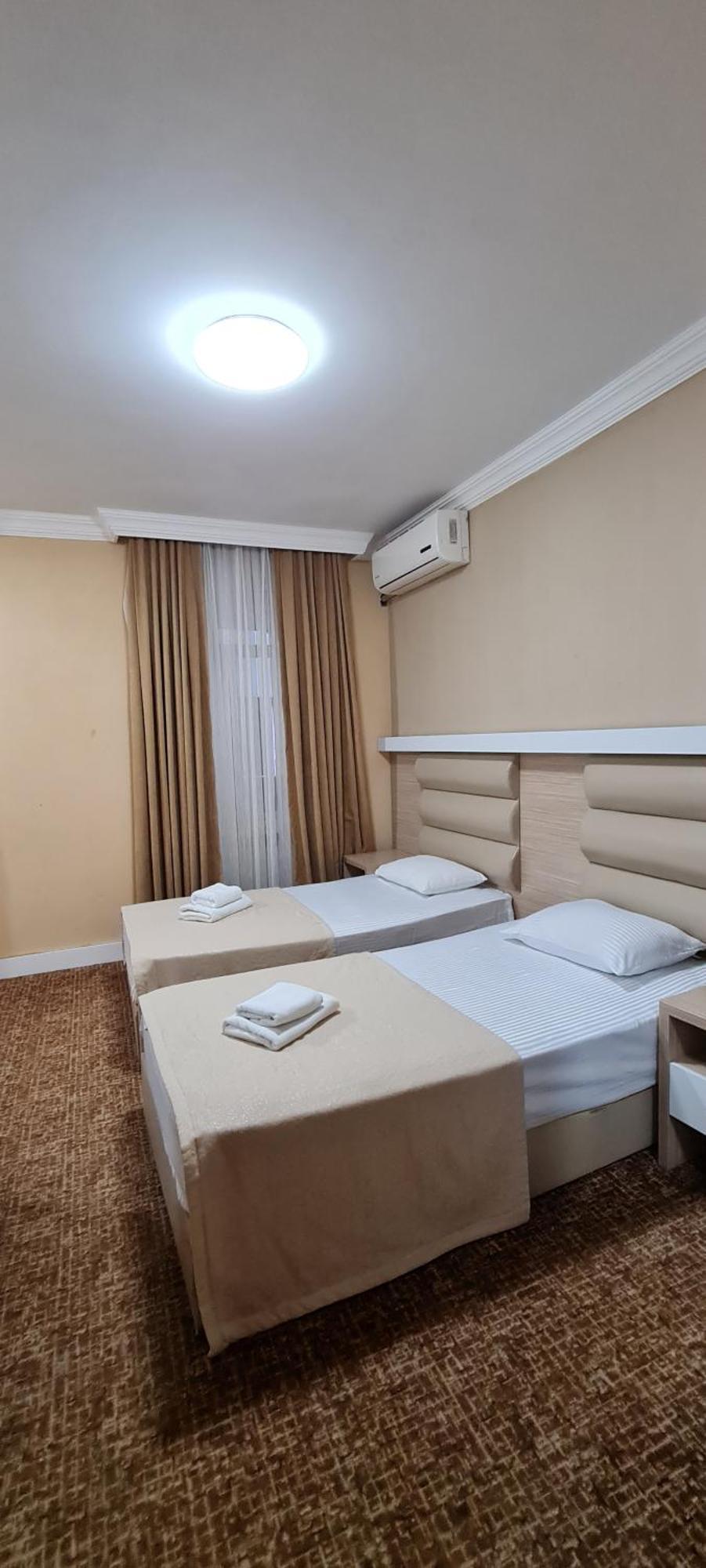 Hotel Genatsvale Batumi Bilik gambar