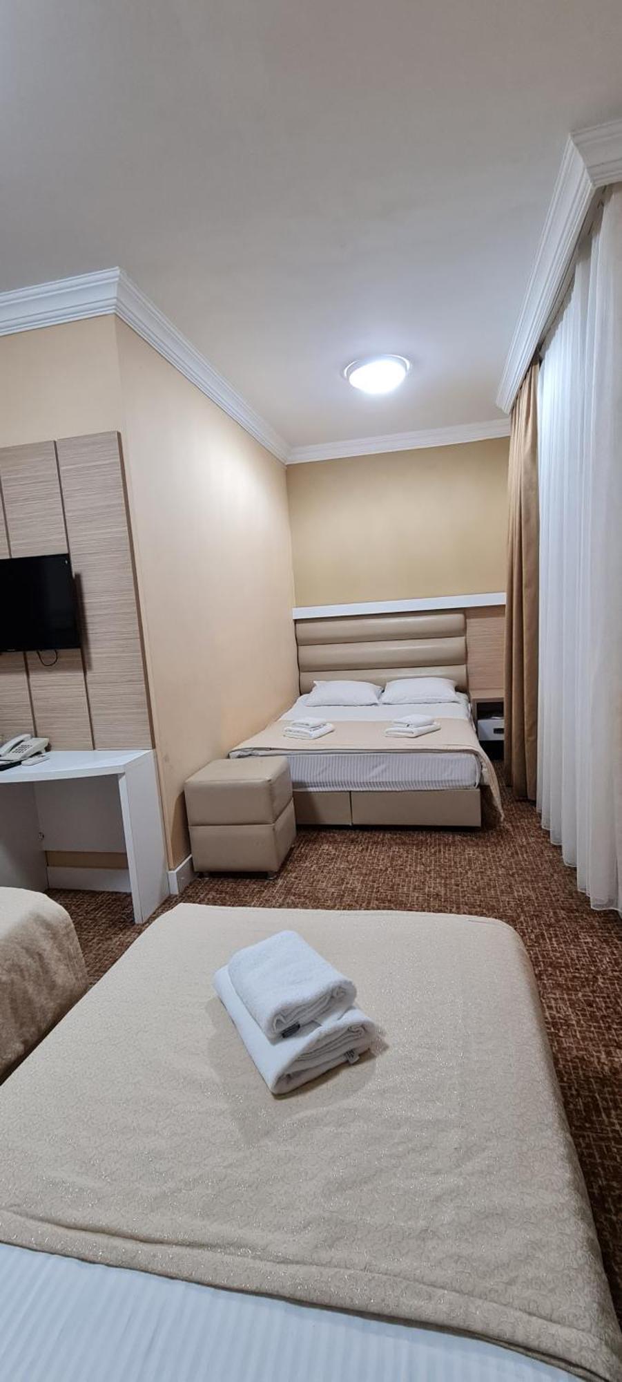 Hotel Genatsvale Batumi Bilik gambar